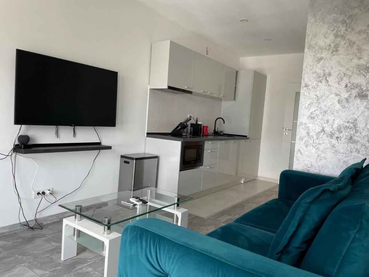 Cozy 2-Room Penthouse Lakeview W14 Bucureşti Eksteriør bilde