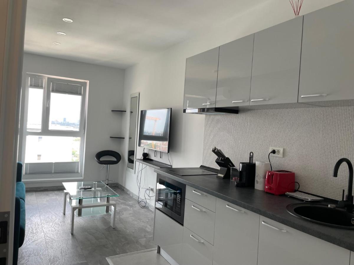 Cozy 2-Room Penthouse Lakeview W14 Bucureşti Eksteriør bilde